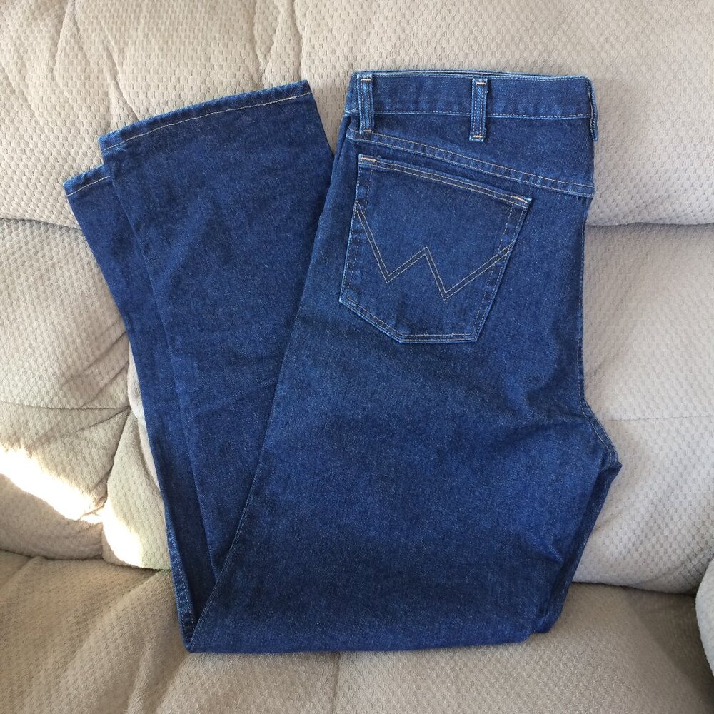 Men's Wrangler Rugged Wear Blue Jeans 36x34